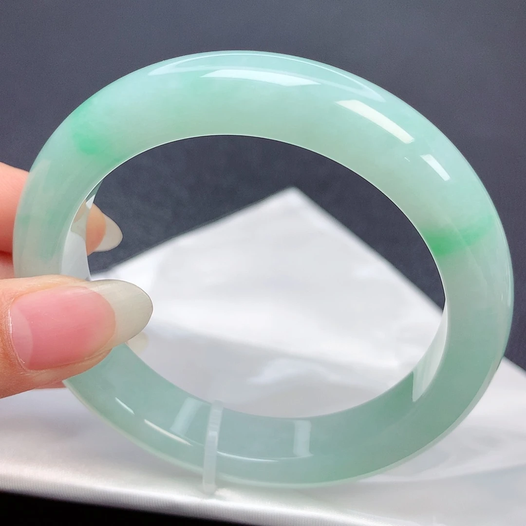 翡翠手镯未镶嵌圈口57.7