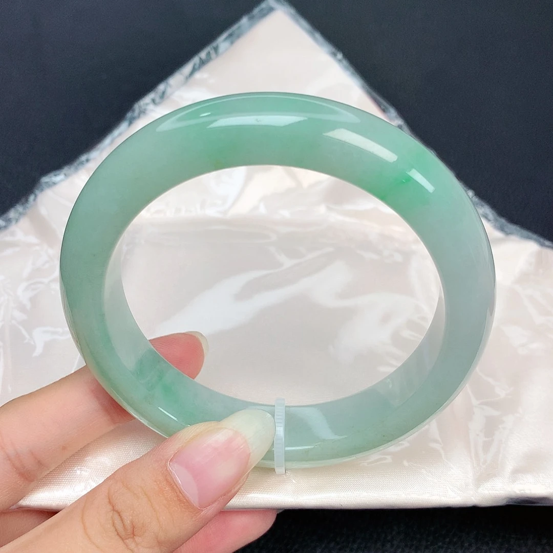 翡翠手镯未镶嵌圈口58.8