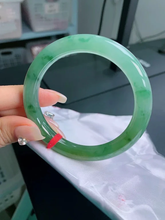 缅甸天然a货翡翠56+圆条圈口冰飘花特色手镯