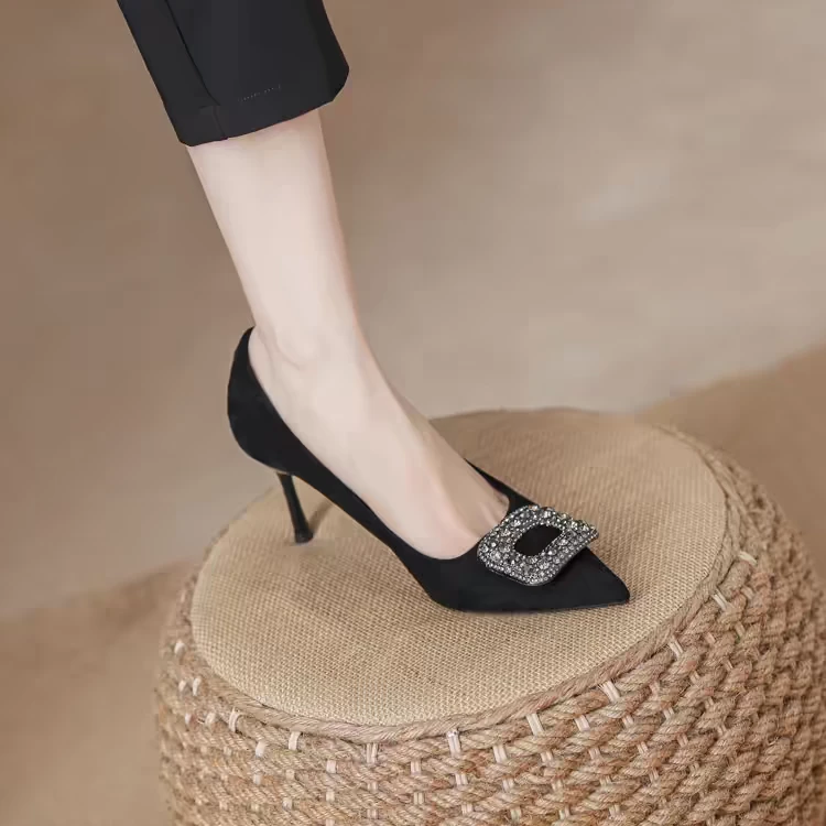 黑色高跟鞋女2025新款春秋细跟水钻绒面不累脚气质尖头方扣单鞋冬