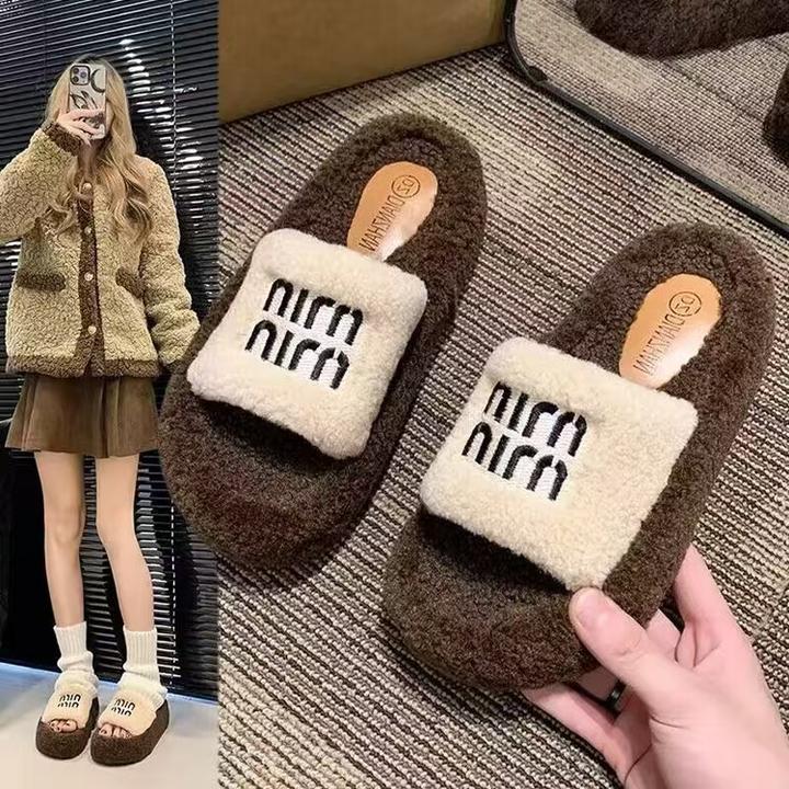 一字毛绒字母拖鞋女款潮流百搭外出不掉毛软底防滑保暖鞋洋气百搭