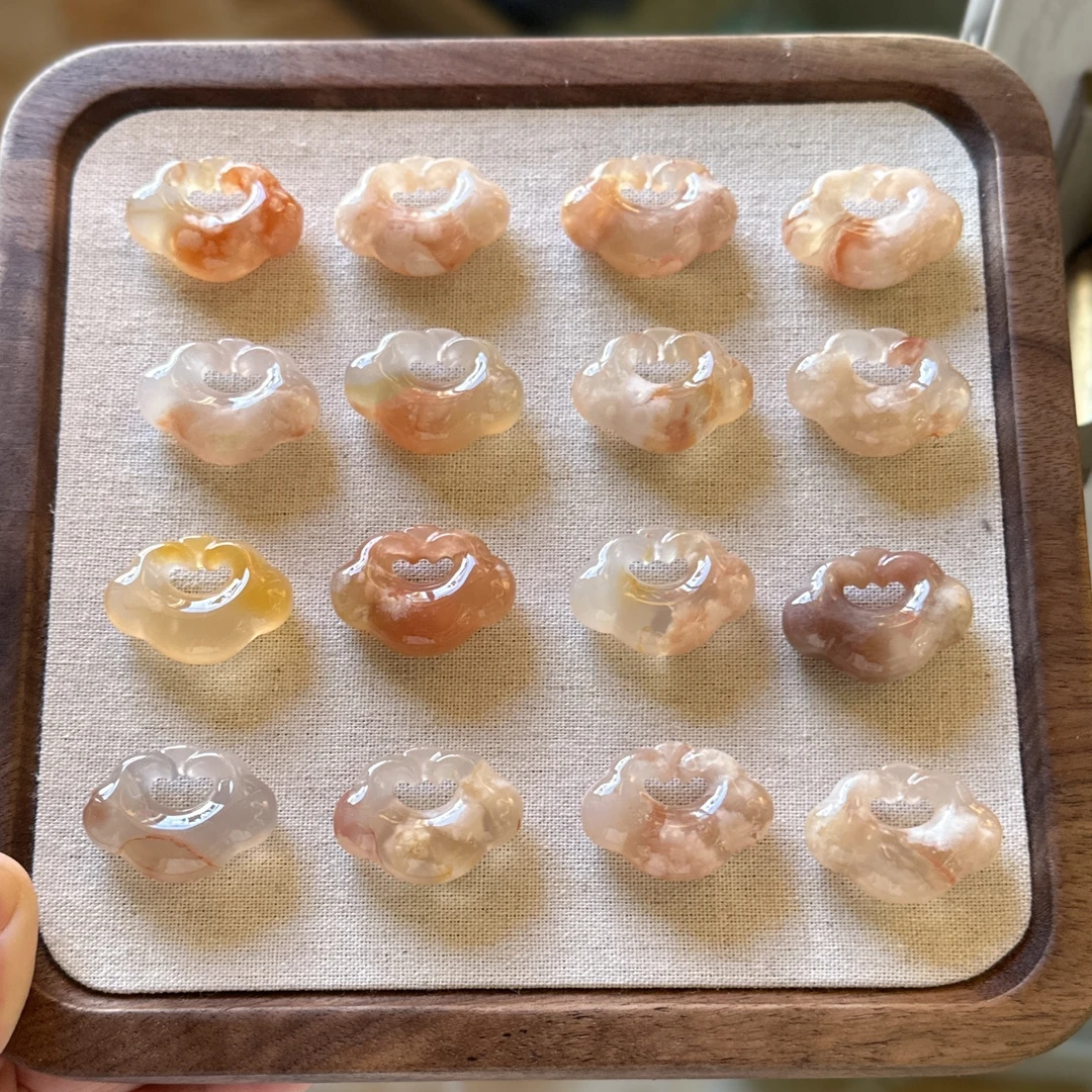 天然樱花玛瑙马达加斯加祥云锁雕刻吊坠挂件（多样性发货）玛瑙吊坠