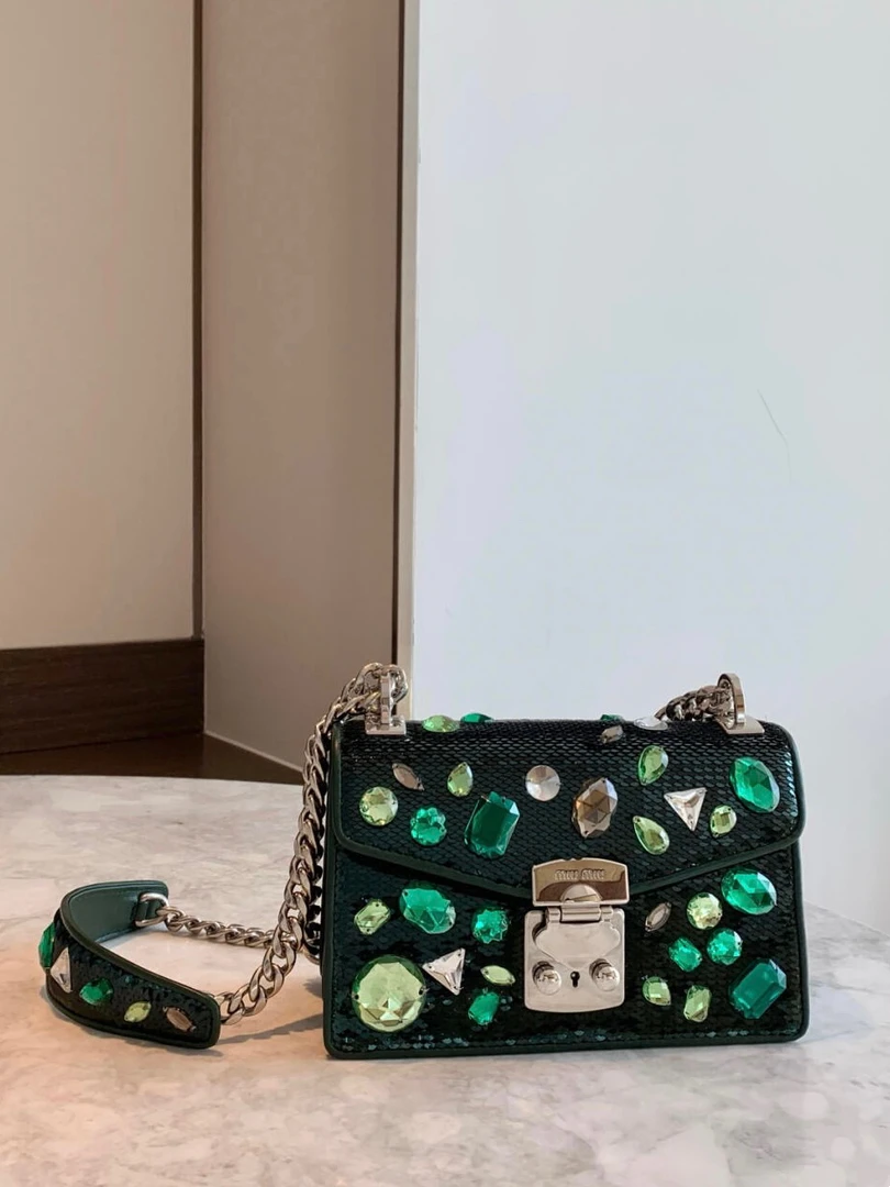95新 MIU MIU/缪缪 重工亮片链条包