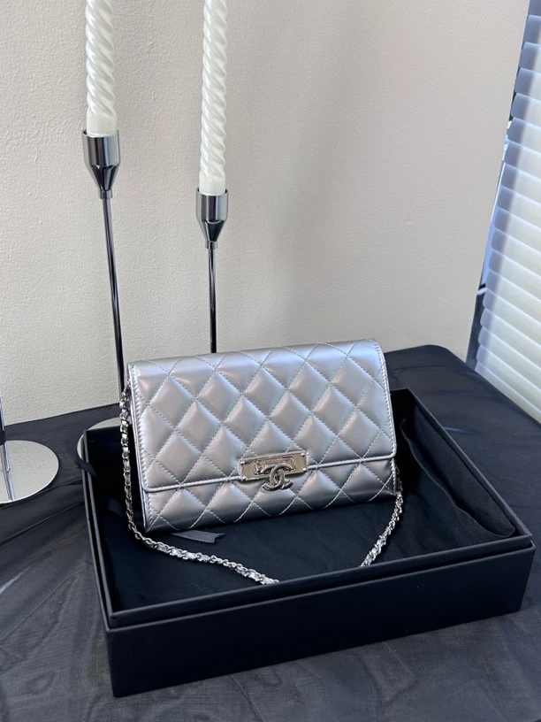 95新 Chanel/香奈儿 银色woc链条包