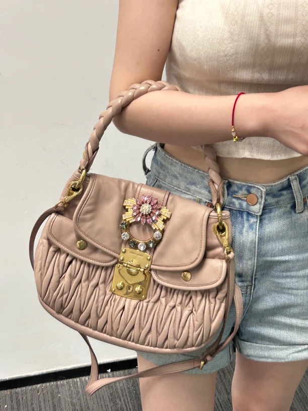 95新 MIU MIU/缪缪 时尚腋下包