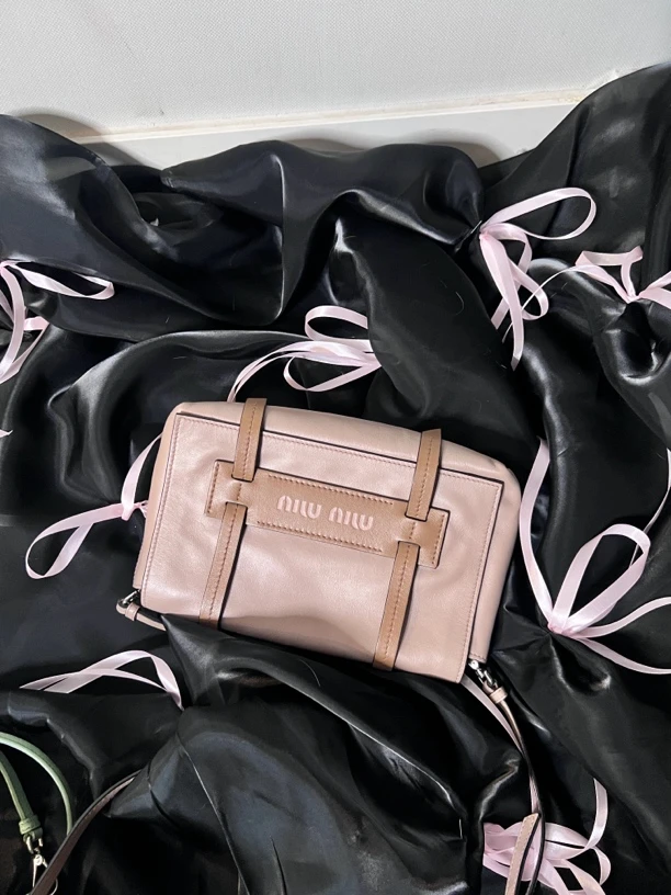 95新 MIU MIU/缪缪 拼色斜挎单肩包xw