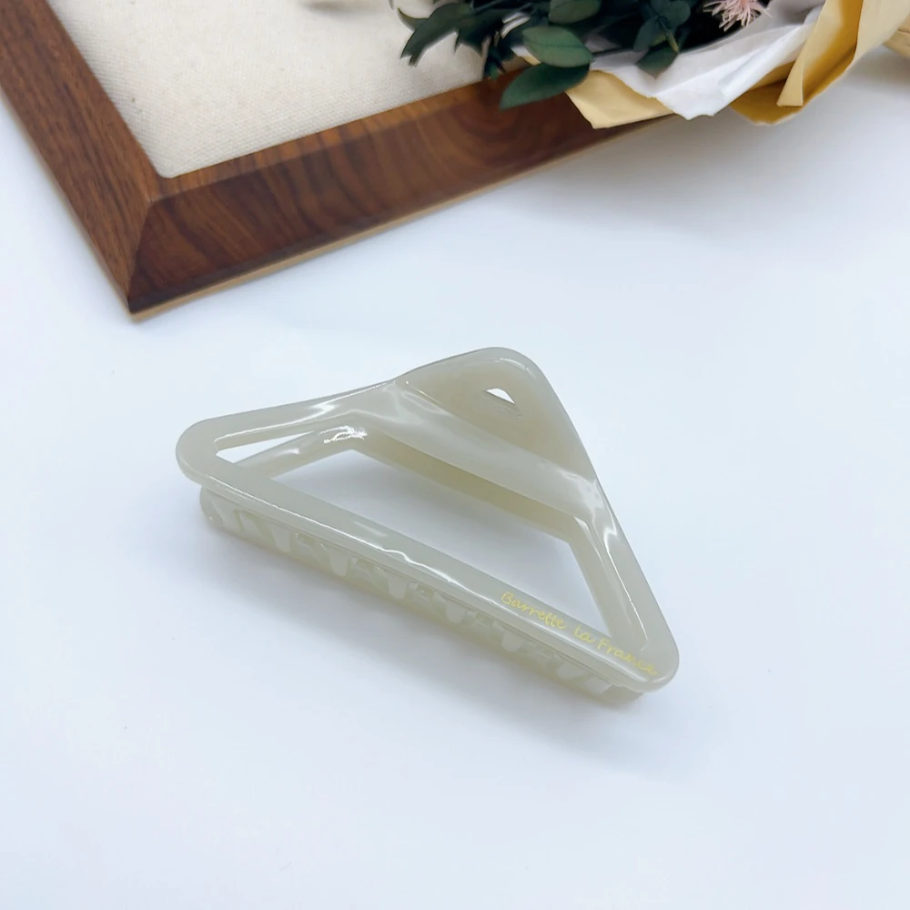 02108 好啊商店 醋酸三角形抓夹-灰色 长度9.5cm