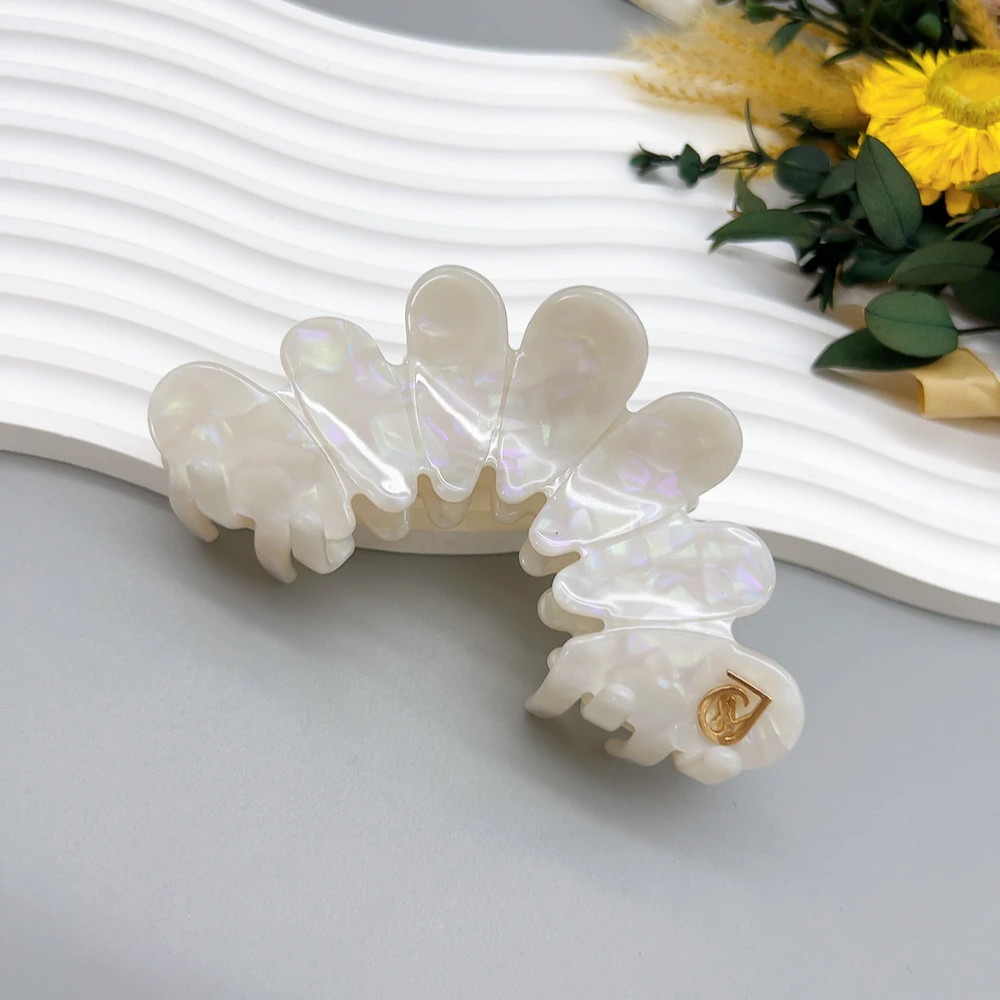 01311 好啊商店 醋酸花瓣抓夹-瓷白 长度10cm