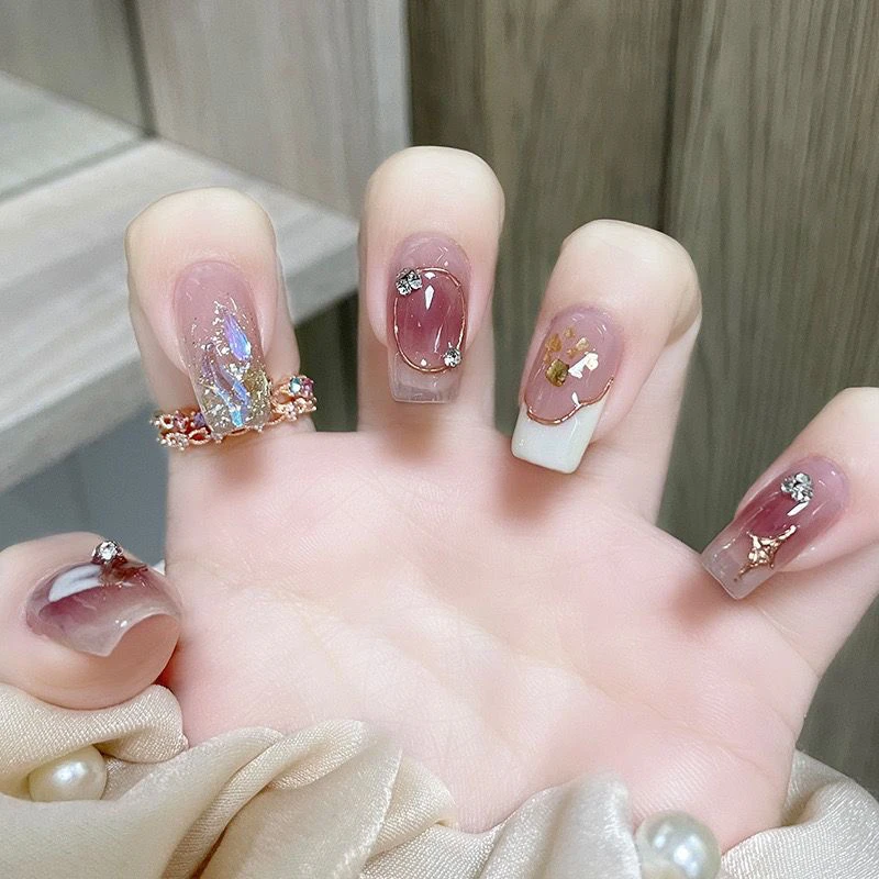乌梅极光穿戴甲钻款指甲贴片气质美甲片腮红假指甲美甲贴片成品甲
