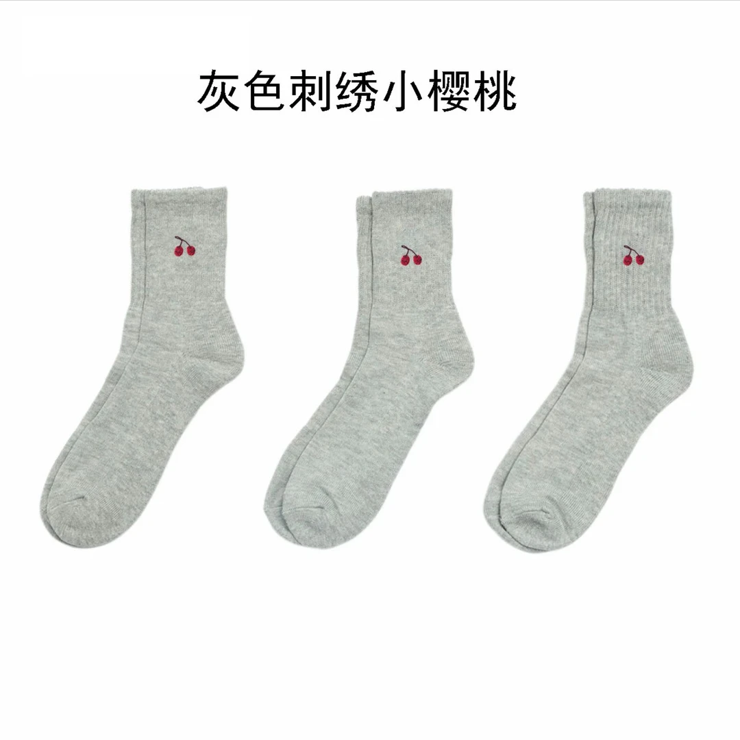 袜子女中筒袜ins潮日系学院风秋季纯棉透气精工刺绣小樱桃百搭女