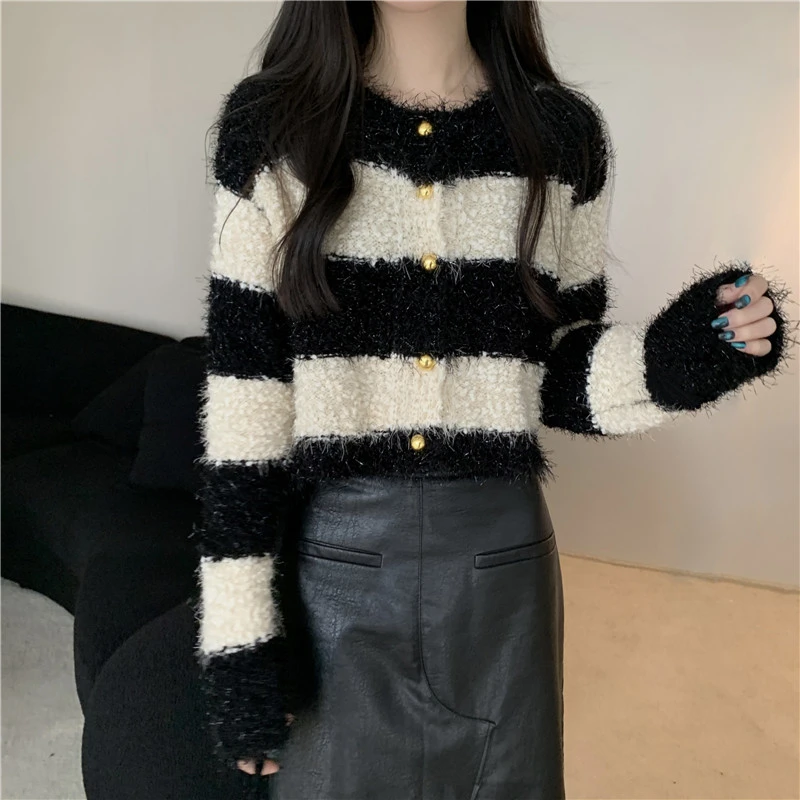 拼色条纹小香风亮丝针织开衫女秋冬宽松显瘦圆领百搭毛衣设计感