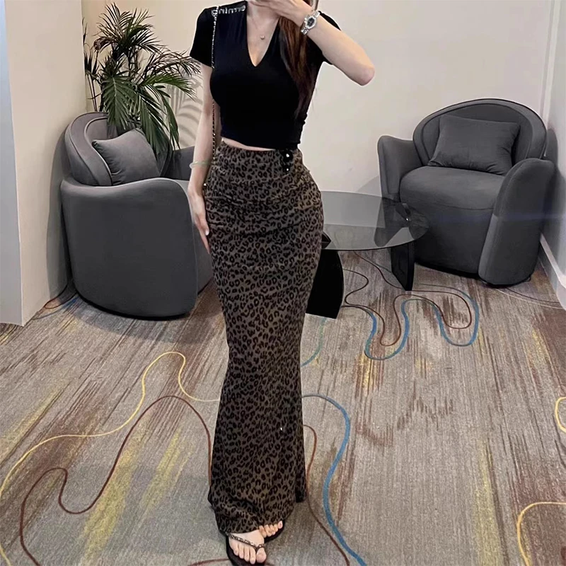 轻奢高级感豹纹半身裙女2025秋季新款辣妹高腰显瘦别致包臀长裙子