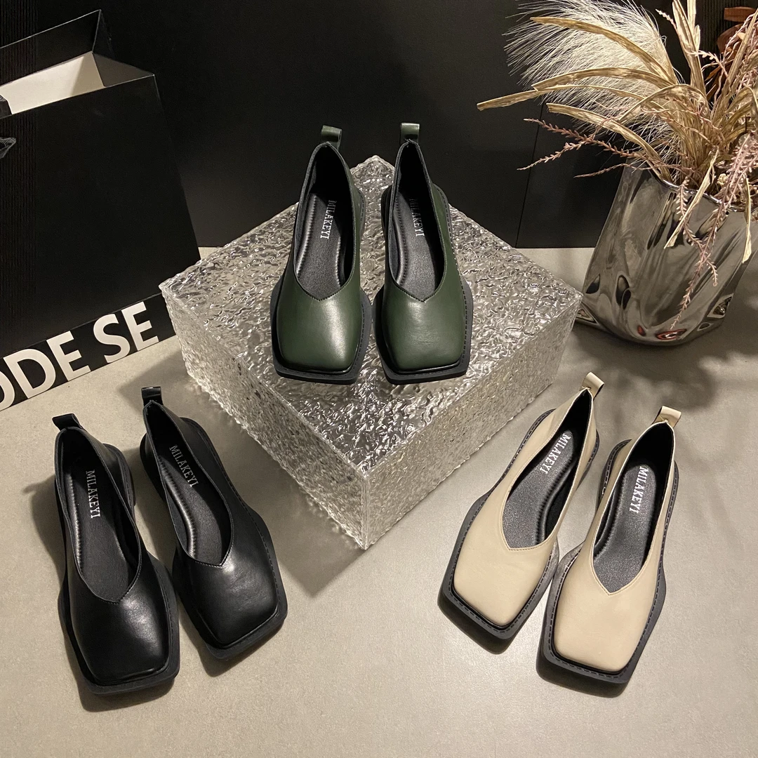 2024年秋新款复古感小众简约包头方头低粗跟平底气质百搭全包单鞋