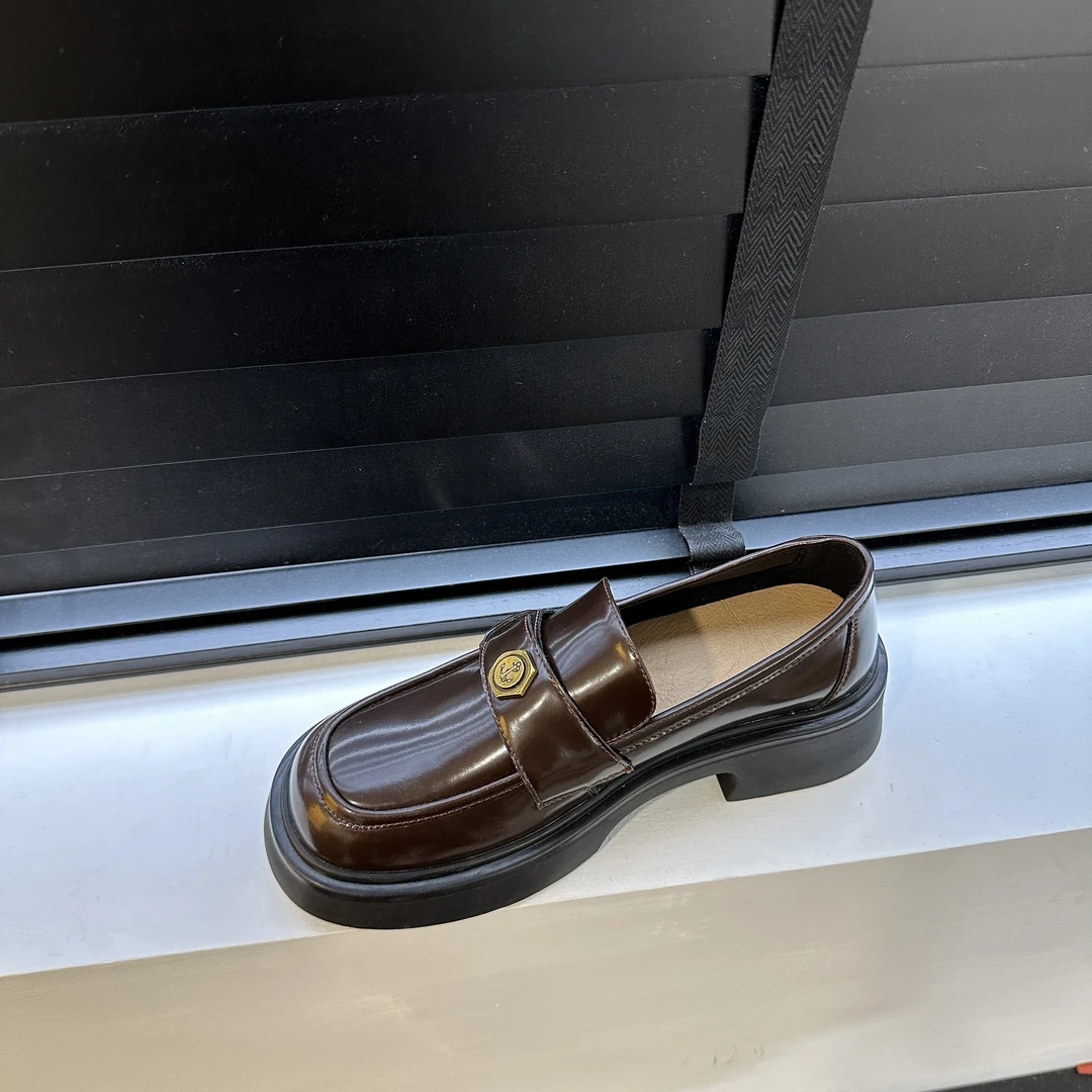 『嘻嘻』2025秋季新款开边珠牛皮乐福鞋女 舒适百搭款