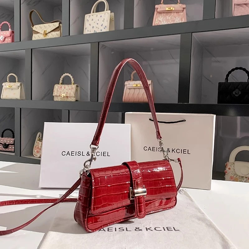 CAEISL&KCIEL女包小众高级感酒红色鳄鱼纹腋下包女时尚单肩法棍包