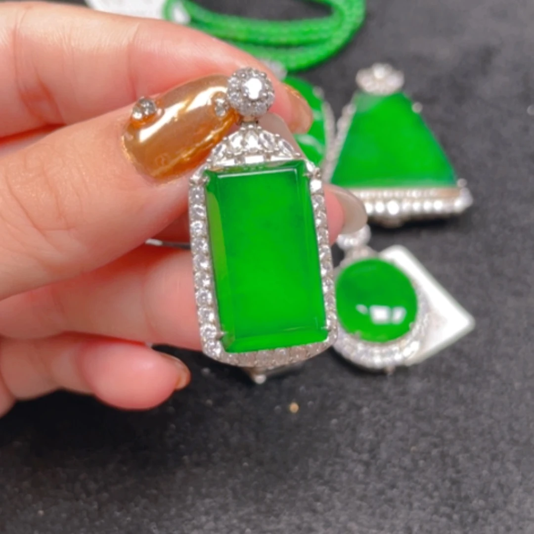 【闪购商品】翡翠颈饰银S925镶嵌吊坠