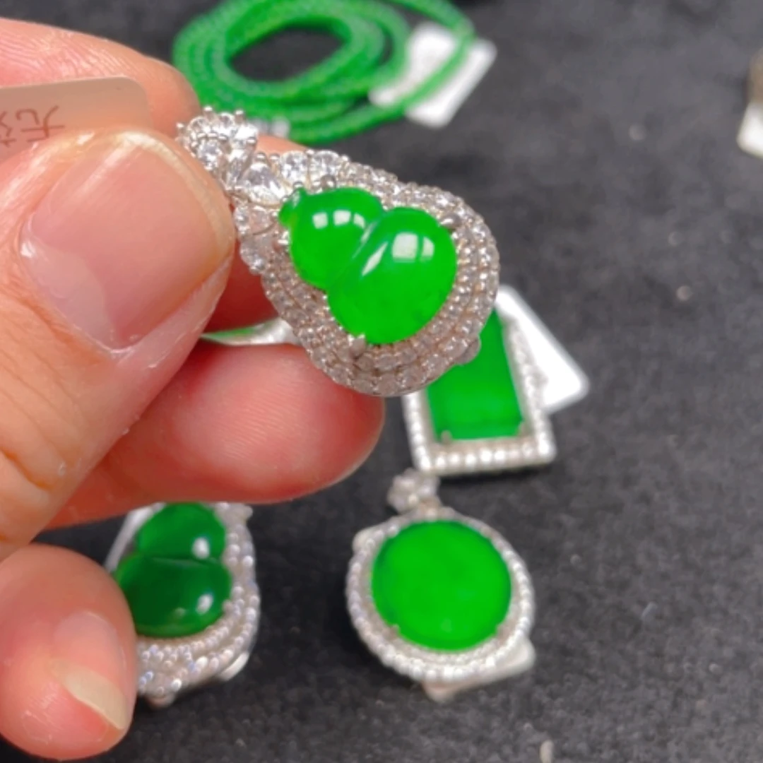 【闪购商品】翡翠颈饰银S925镶嵌吊坠