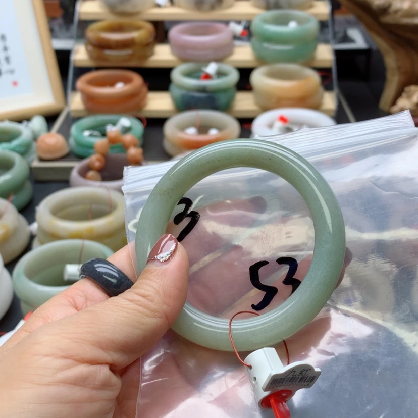 【闪购商品】石英质玉手镯未镶嵌