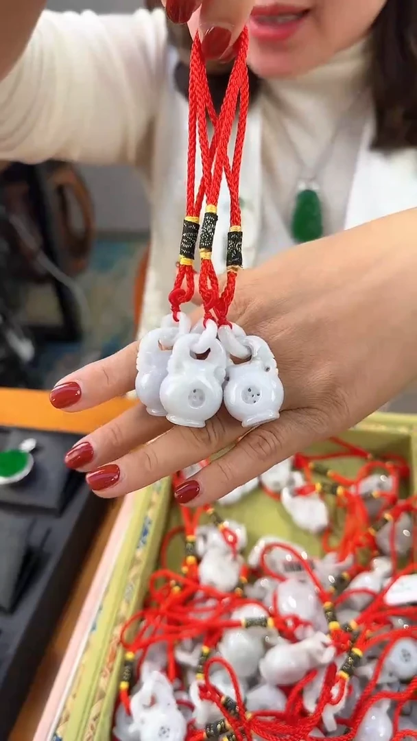 【闪购商品】翡翠挂件未镶嵌挂件壶/多样性发一个