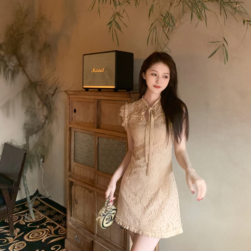 juicecola春季新款温柔气质收腰女蕾丝连衣裙子女飞袖