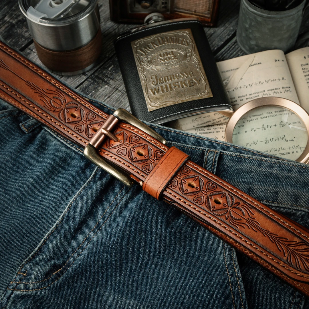 个性加厚纯头层牛皮潮流雕花男士腰带黄铜休闲时尚百搭真牛皮皮带