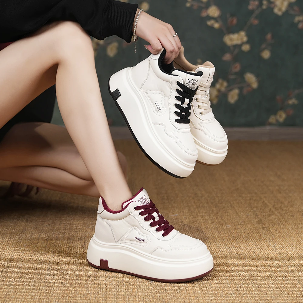 高帮百搭复古鞋女款2024秋冬软底新款网红休闲鞋板鞋23782