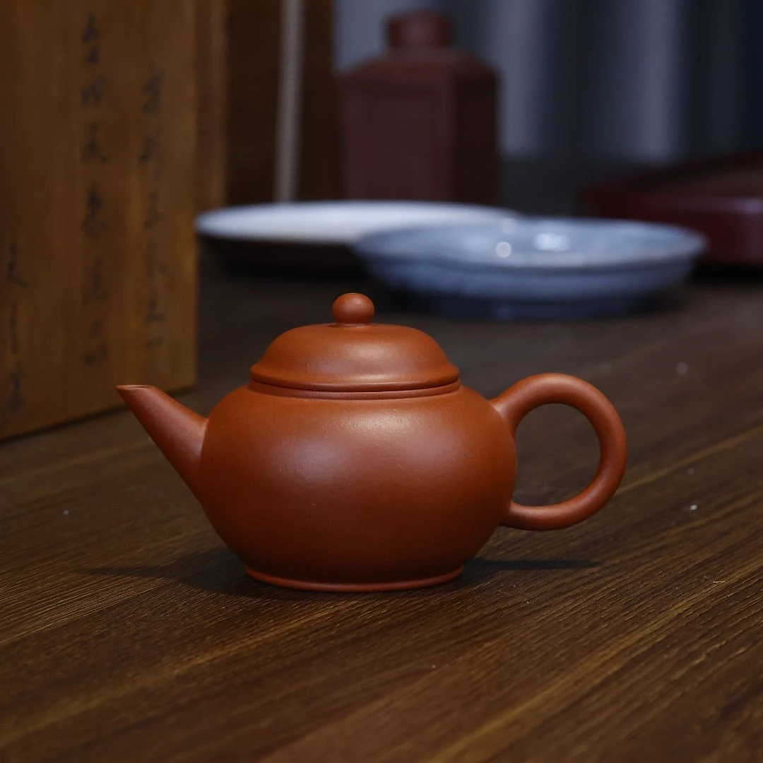 黄龙山红泥普洱茶商定制茶器鼓腹高帽标准水平壶单次烧制作品茶道
