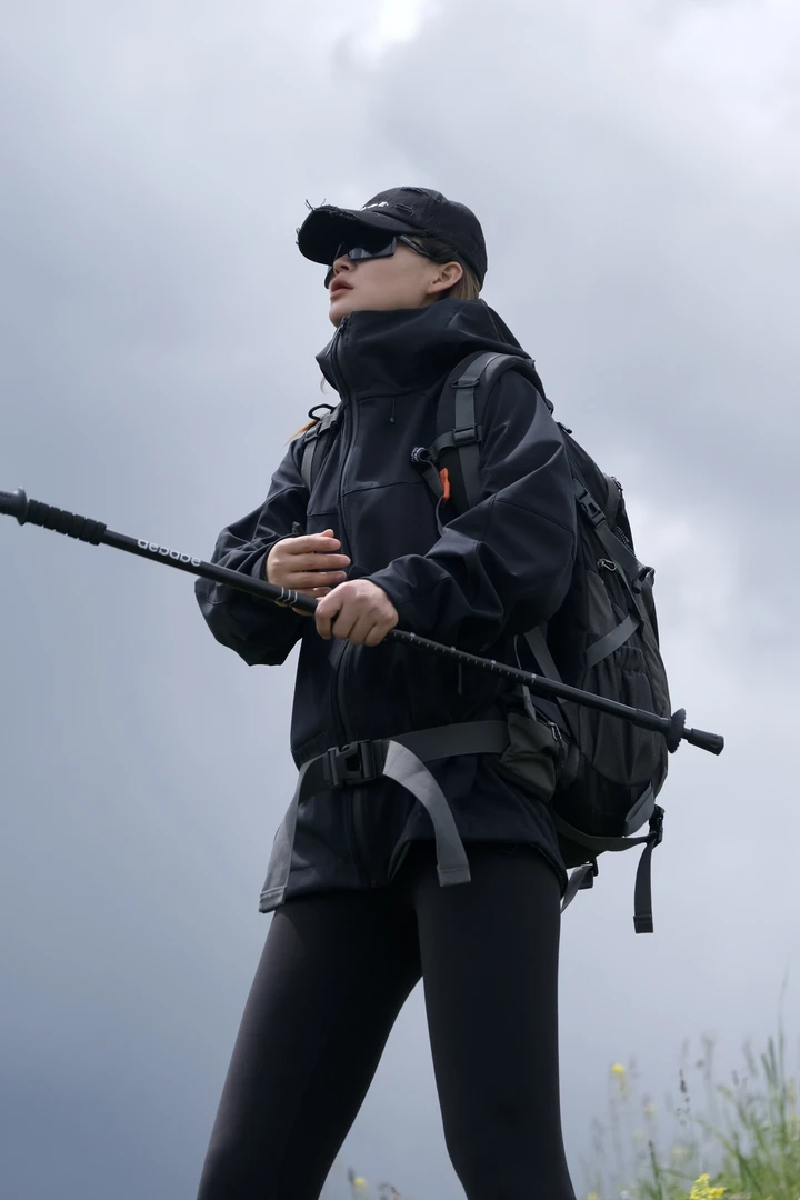 HUMBLE STONE悍石 立体剪裁 户外三防 软壳冲锋外套24023