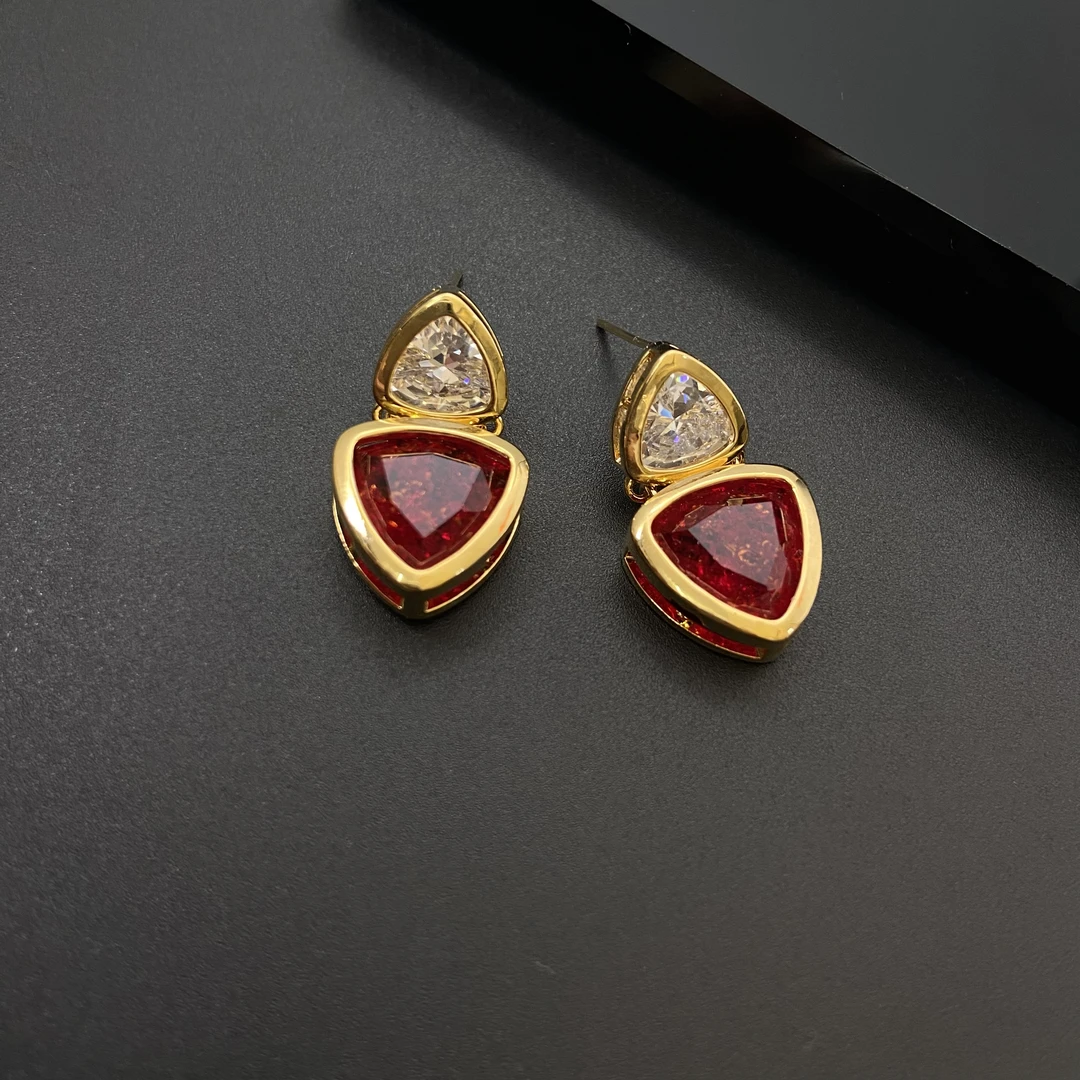 《货号1543》设计师款三角形耳环