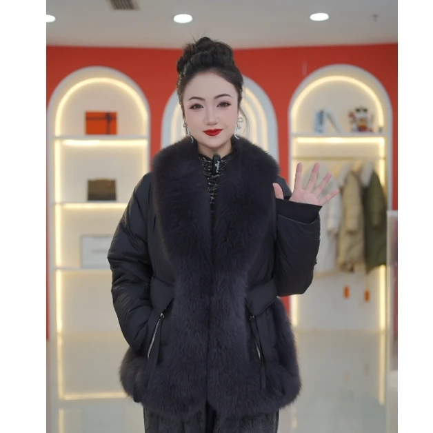 YILIFU雨晴【莫奈庄园】2025新款狐狸毛大毛领保暖羽绒派克服098