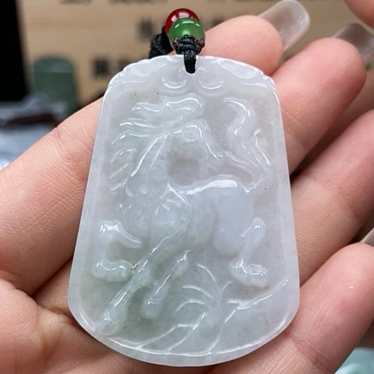 翡翠颈饰未镶嵌马到成功有棉线