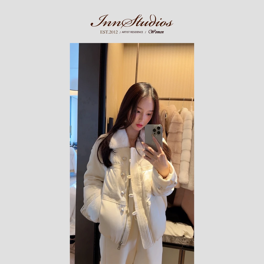 Innstudios「过年战袍」新中式提花白色珍珠扣水貂毛领羽绒服外套