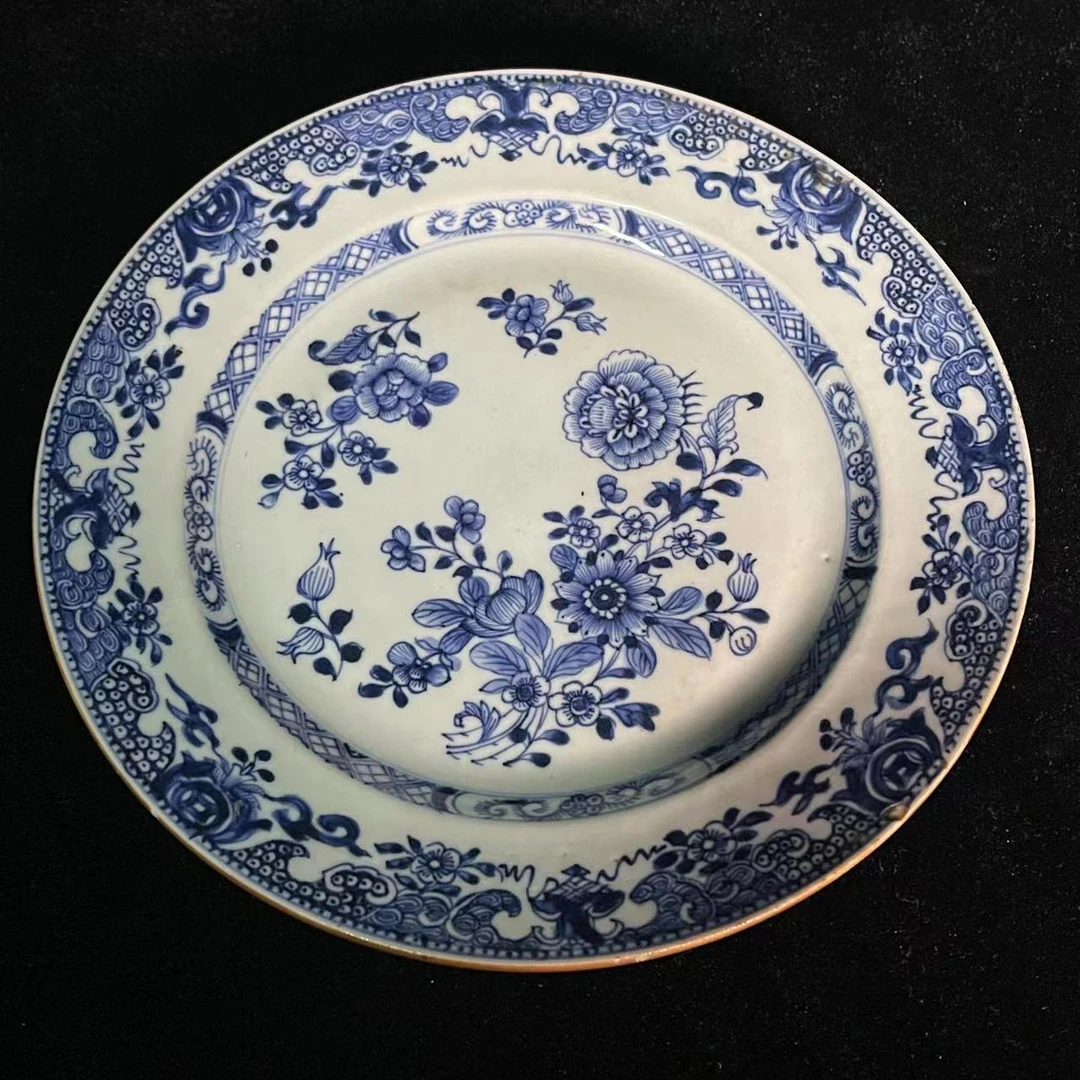 lot61：老 青花花卉纹盘(d:23.3cm)