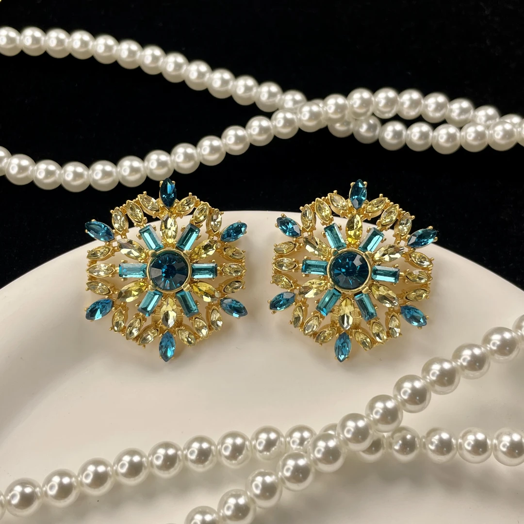 铜合金耳饰 买三送一 1216手工气质轻奢时尚复古中古精致耳钉