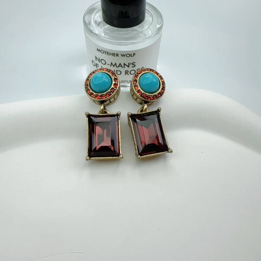 铜合金耳饰 买三送一 1110 手工气质轻奢时尚复古彩色中古耳钉