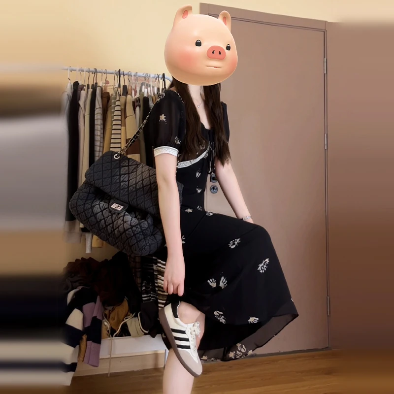 3985法式高级黑色气质碎花连衣裙子女夏2024新款收腰显瘦度假长裙