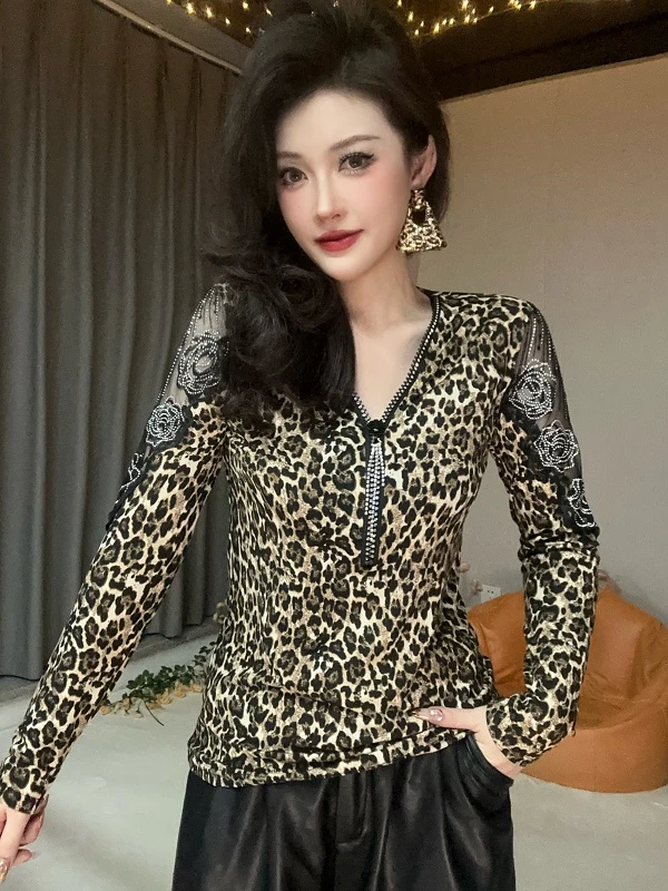 【秋季新款】豹纹玫瑰性感镂空V领拉链款时尚长袖打底衫女8053
