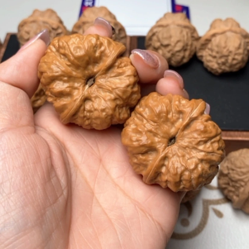 【闪购商品】文玩核桃吊坠红**迷351