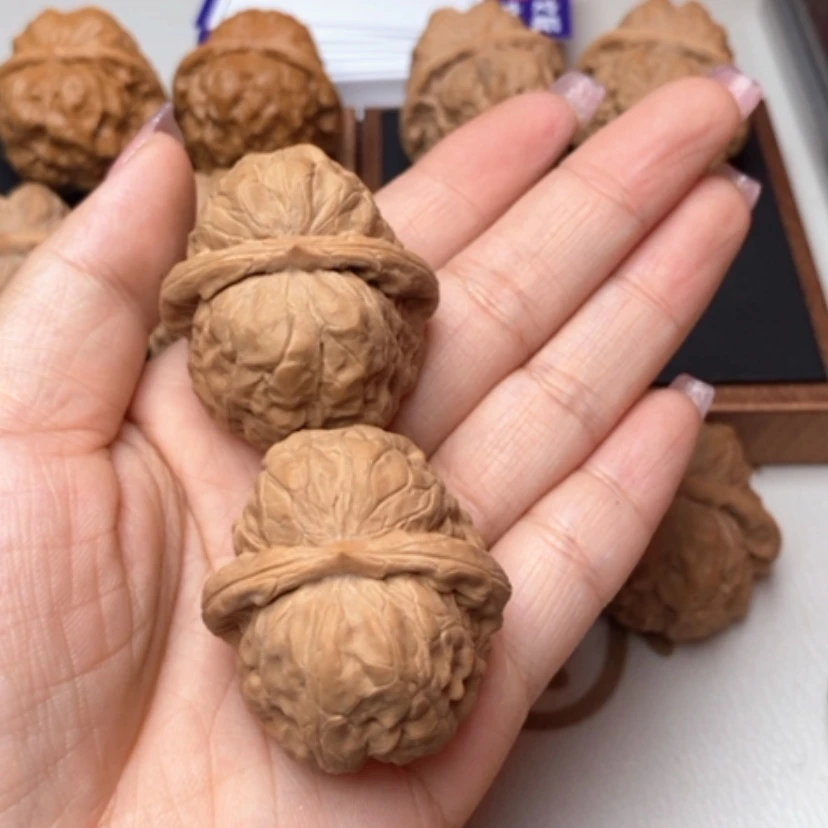 【闪购商品】文玩核桃吊坠小**学350