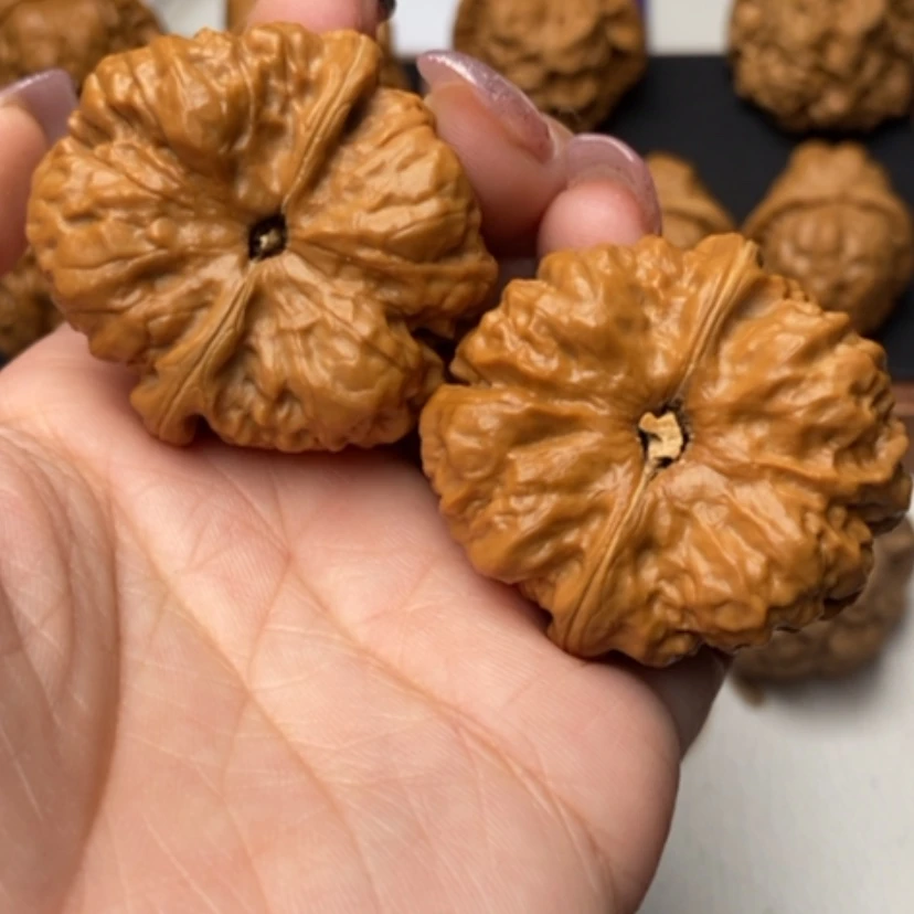 【闪购商品】文玩核桃吊坠小**生315