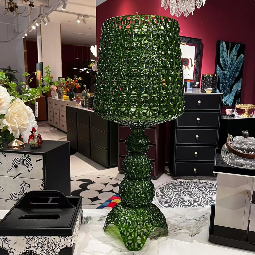 【喜悦家具】 祖母绿亚克力酒杯造型灯柜高70