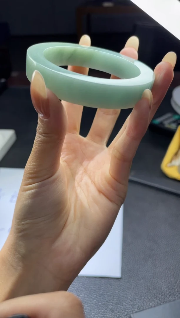 【闪购商品】定制翡翠手镯未镶嵌手镯DDS/发一件