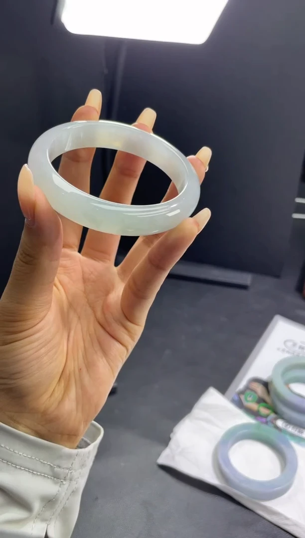 【闪购商品】定制翡翠手镯未镶嵌手镯DDQ/发一件