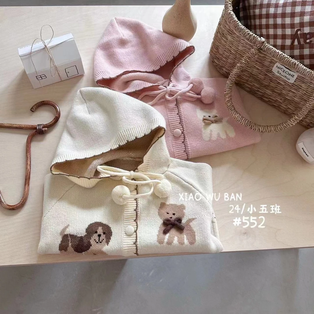 552卡通带帽针织衫