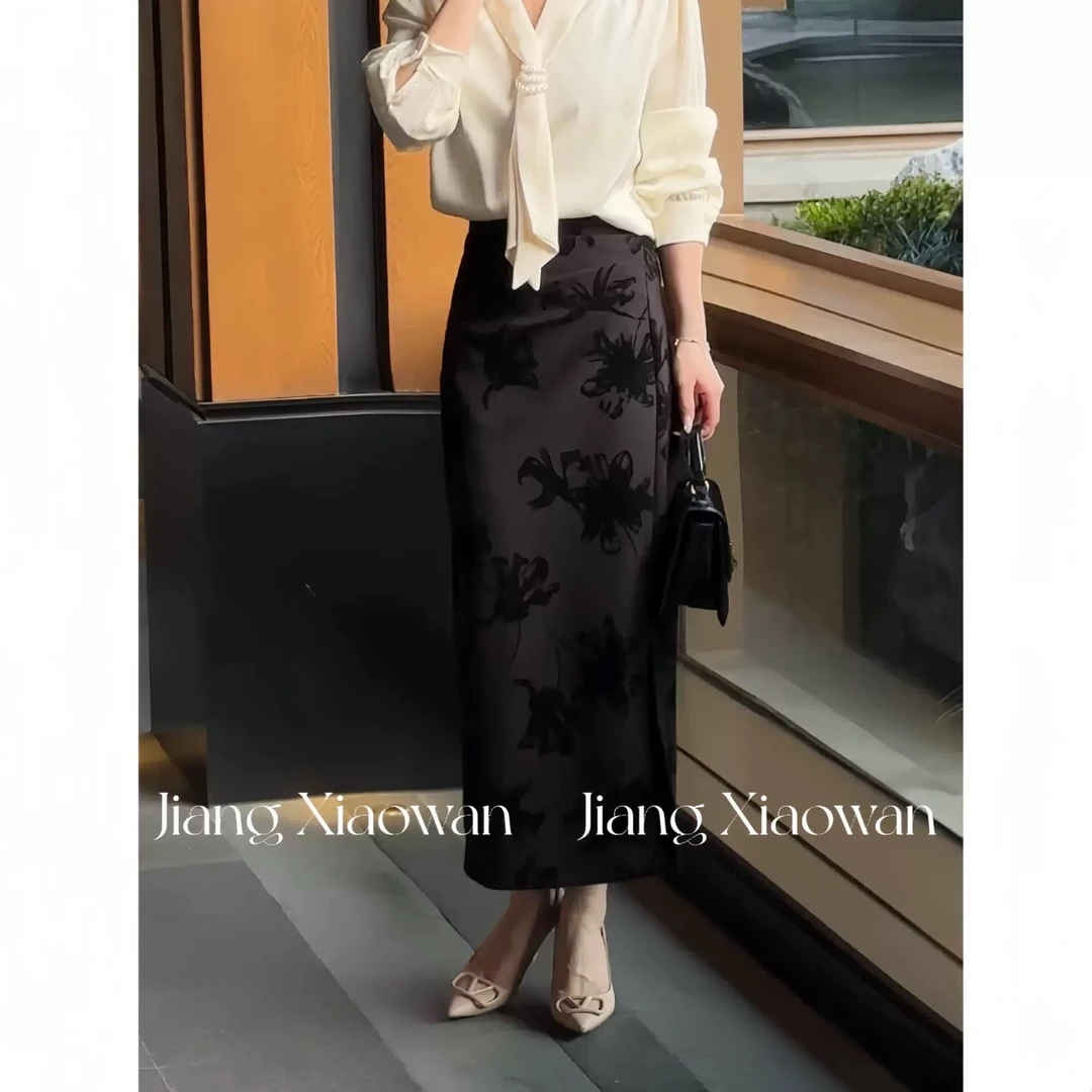 【熙木】时尚百搭高腰复古植绒花半身包裙4QKZB6889