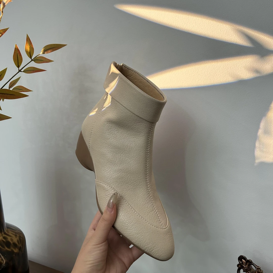 短靴女2024春秋冬新款真皮粗跟保暖搭子后拉链踝靴时装靴英伦风