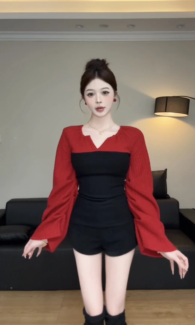 假两件撞色拼接长袖打底针织衫女秋冬修身高级感上衣紧身短裤套装