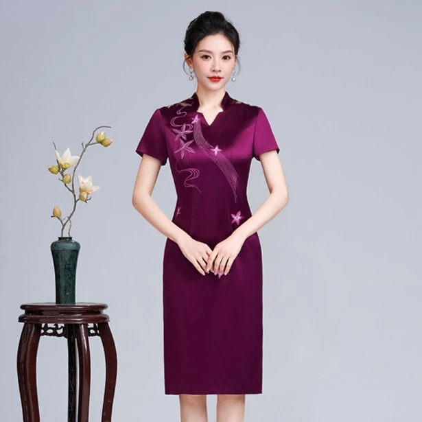 高端旗袍醋酸缎手推绣花刺绣花中长宴会复古奢华年轻气质连衣裙夏