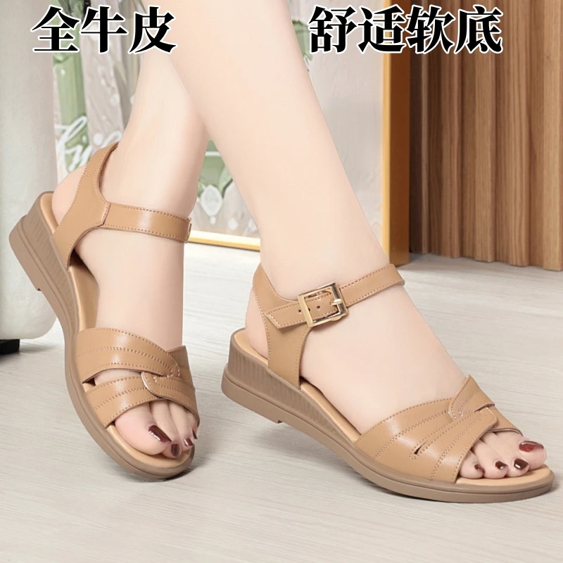 夏季超软中老年女款凉鞋牛皮平底妈妈大码软底凉鞋外穿真皮皮凉鞋
