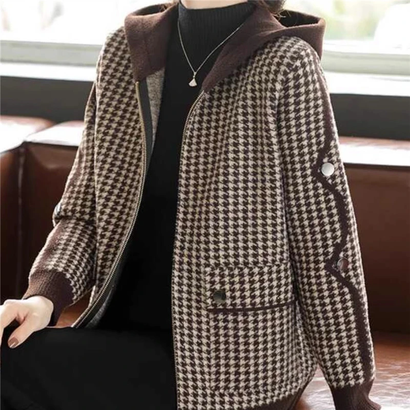 中年妈妈秋装千鸟格呢子外套洋气新款中老年女装春秋冬季时尚上衣